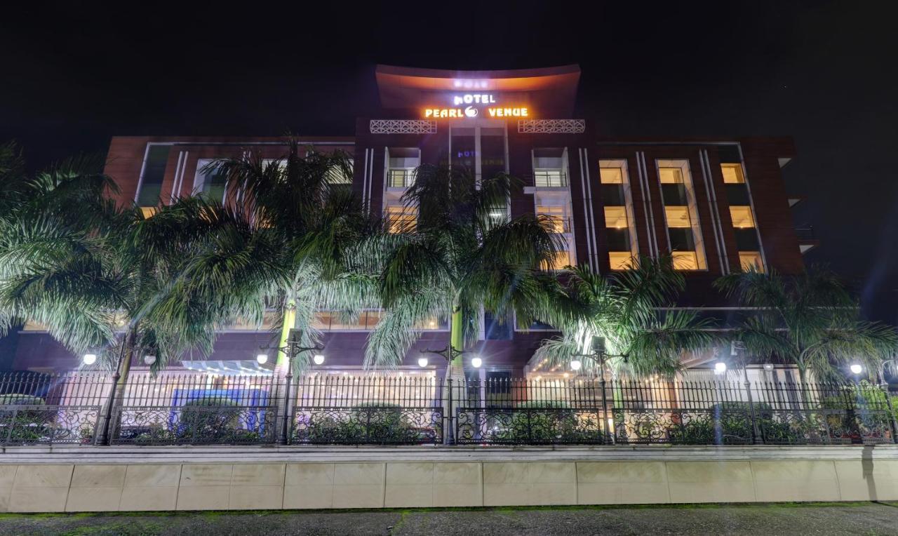 Treebo Premium Pearl Avenue, Ring Road Hotel Дехрадун Екстериор снимка